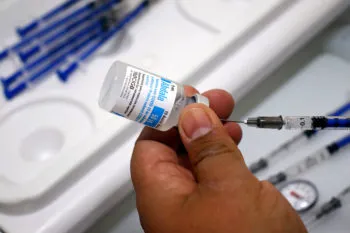 Llegan a Puebla más de 2 millones de dosis contra la COVID-19 y la influenza