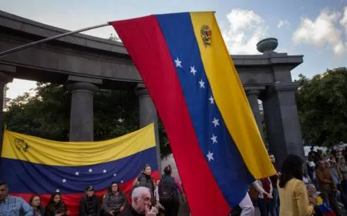 EU insta a ciudadanos a no viajar a Venezuela
