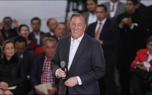 Meade se registra como precandidato presidencial del PRI