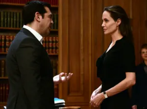 Angelina Jolie se reúne con el primer ministro griego