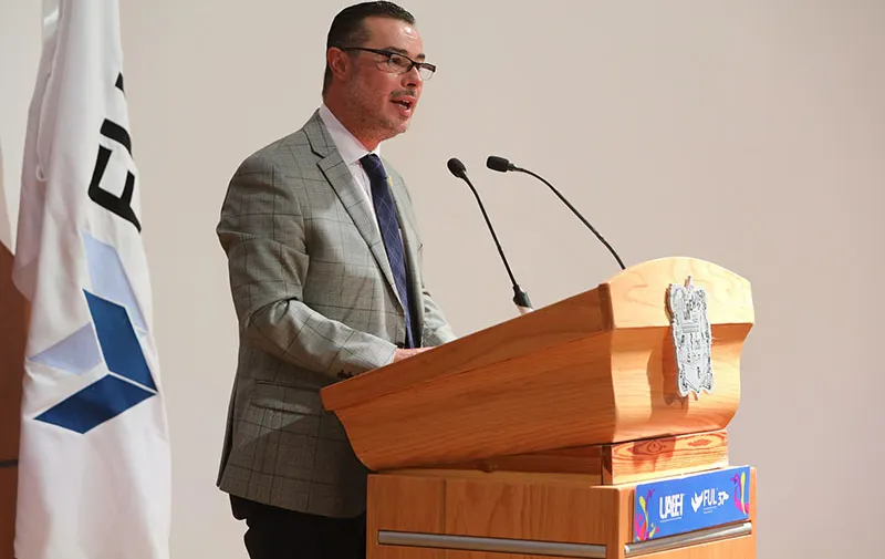 Ibero Puebla recibe Mérito Editorial Universitario por la UAEH
