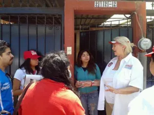 Recuperar la vida y tradiciones en los barrios, propone Bárbara Ganime