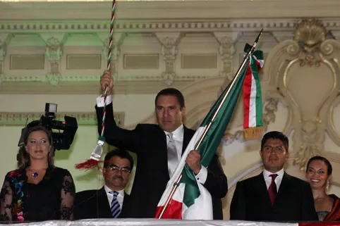 Moreno Valle y Eduardo Rivera encabezan el Grito de Independencia