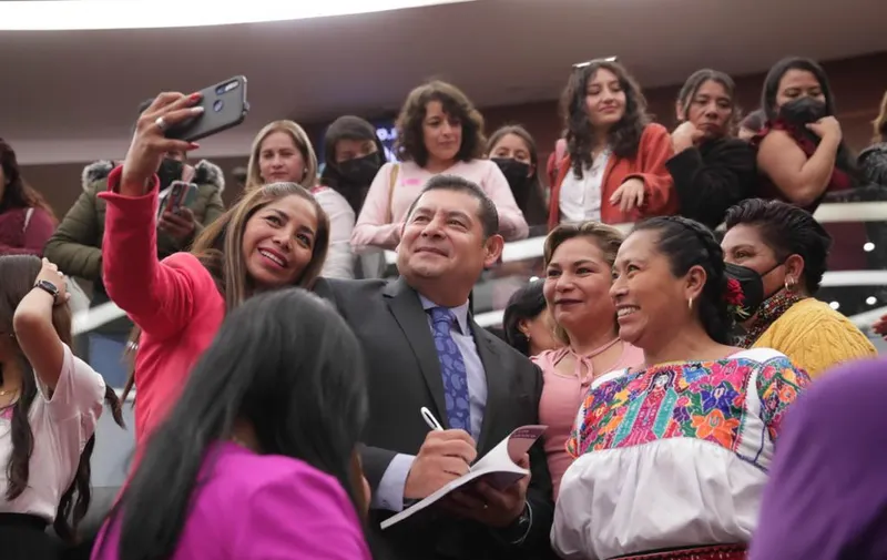 Alejandro Armenta Libro Rosa