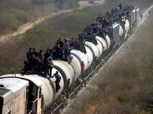 PGR ofrece disculpas a diplomáticos por violencia a migrantes en México