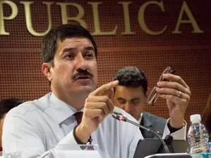 Javier Corral dice que no sustituirá a Ernesto Cordero