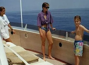 Revelan foto de Lady Di en bikini
