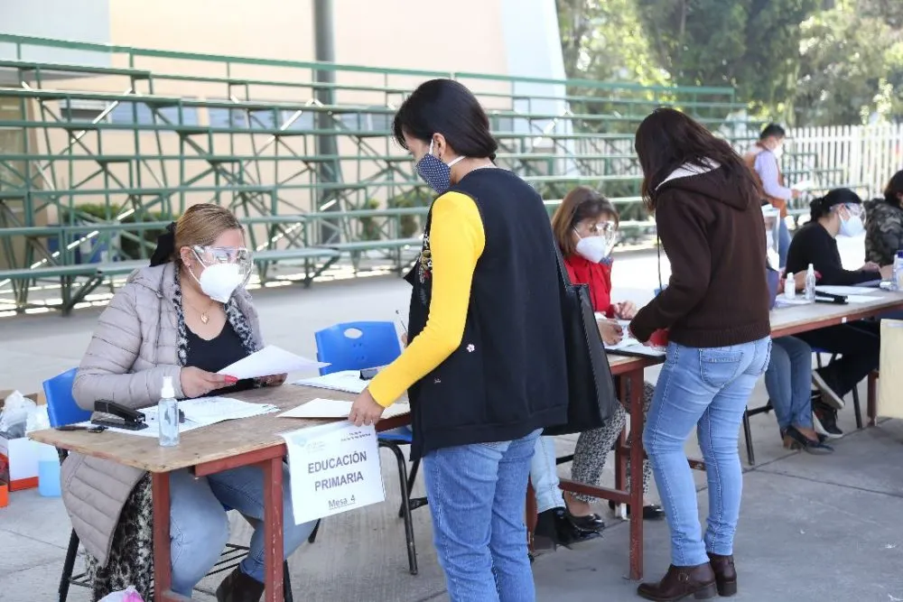 Entrega SEP nombramientos definitivos a docentes de educación básica