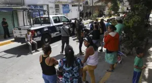 Muere niño al caer en cisterna de guardería en Neza