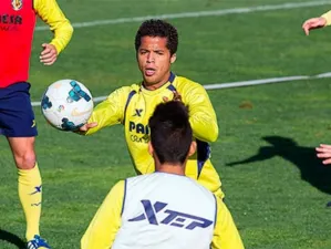 Rotura fibrilar de Giovani dos Santos podría alejarlo del Tri