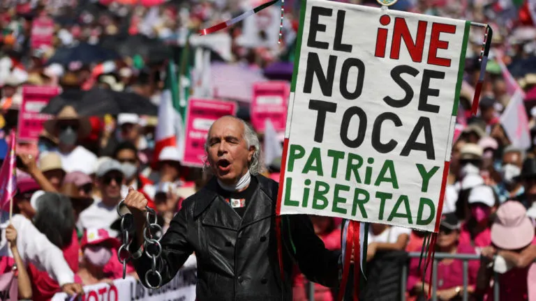 “¡Árbitro vendido!” o el golpe de Estado técnico