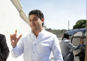 Acusan a Edgar Salomón de chocar y agredir a mujer