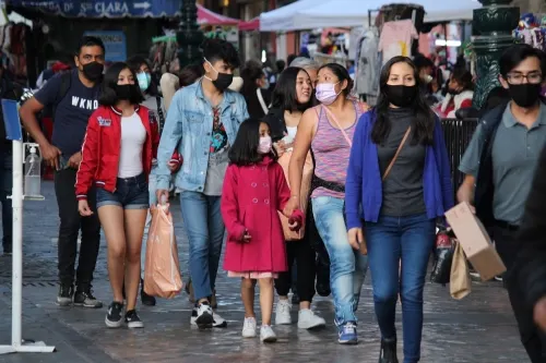 Se desbordan los contagios de Covid-19 en la capital poblana