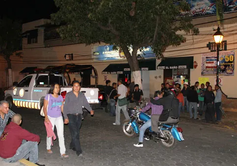 Muere jovencito baleado durante asalto a un bar