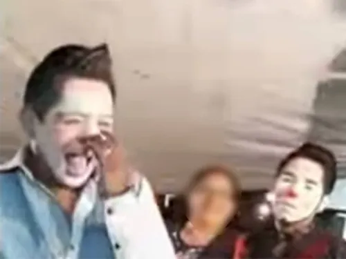 ‘Payasos malévolos’ se llevan a dos jovencitas en Iztapalapa