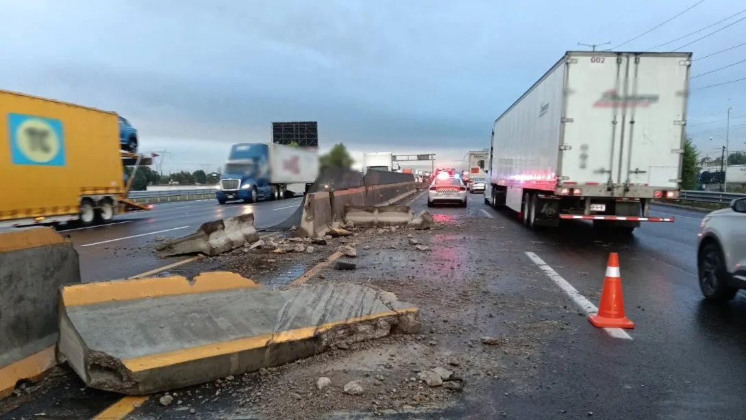 Accidentes viales colapsan el Periférico Ecológico y la autopista México–Puebla