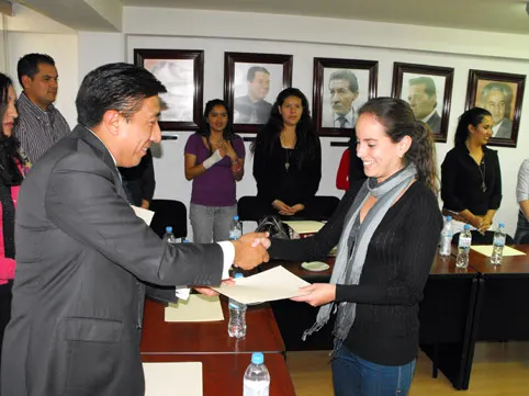 Reconoce SSPTM a estudiantes de Psicología de la UIA