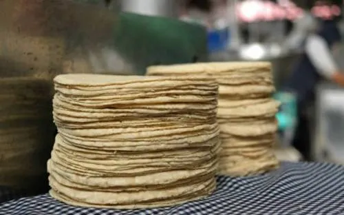 ¿Por qué los mexicanos están dejando de consumir tortilla de maíz?