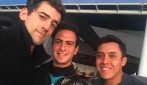 Junto a Chava Iglesias, poblanos graban tercera temporada de Club de Cuervos