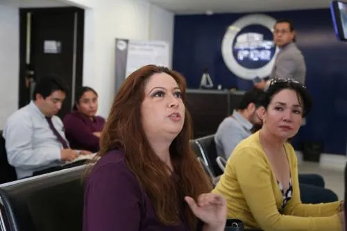 Se entrega Violeta Lagunes a la FGE por acusaciones de intento de homicidio de Barbosa