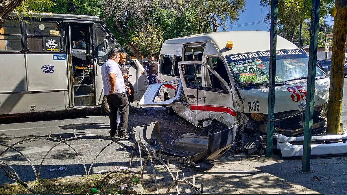 Choque Camioneta Tahoe Van Ruta 35
