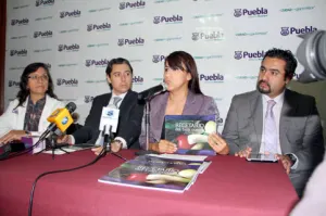 Comuna presenta Recetario del Bien Comer para familias de Puebla