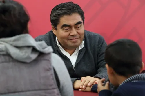 Servir a la gente, el objetivo del gobierno de Barbosa Huerta