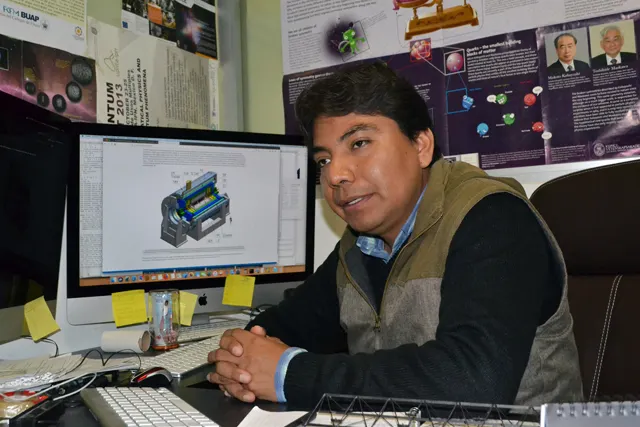 Científicos FCFM-BUAP suman para develar el misterio del origen del Universo