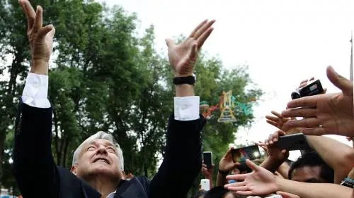 Niegan caída de AMLO en aprobación ciudadana