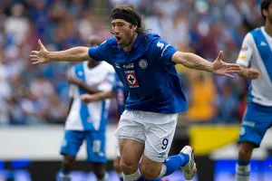 En minutos Puebla sentencia derrota ante Cruz Azul como local