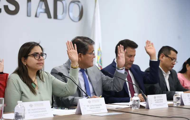 Comparecen titulares de SOAPAP y Agua de Puebla en Comisión del Congreso