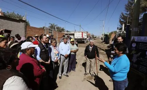 Arrancan los trabajos de pavimentación  en vialidades de Santa María Xonacatepec