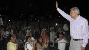 López Obrador niega posible sectarismo en Morena