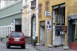 Invitarán a dueños de estacionamientos a invertir en aparcamientos subterráneos