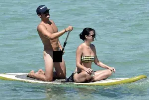Orlando Bloom se pasea desnudo junto a Katy Perry