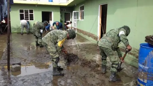 Ejército rescata a 300 personas afectada por lluvia en Santa Catarina