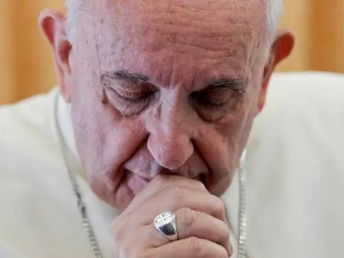 Papa Francisco urge denunciar injusticias contra migrantes