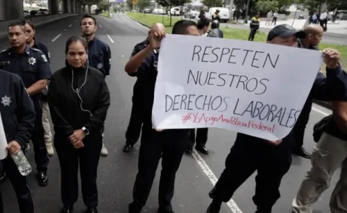 AMLO anuncia acuerdo con policías federales