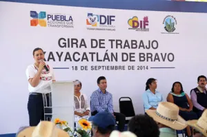 SEDIF entrega apoyos a favor de infantes de Xayacatlán