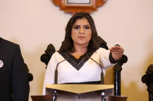 Rinde protesta Claudia Rivera como presidenta municipal de Puebla para el periodo 2018-2021