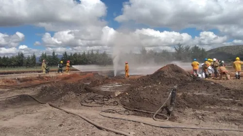 Sofocan el fuego en toma clandestina de gas LP en Tepeaca