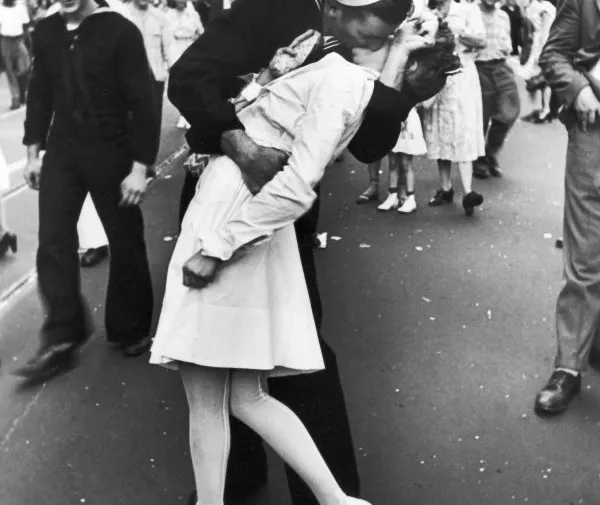 el-beso-en-times-square-alfred-eisenstaedt