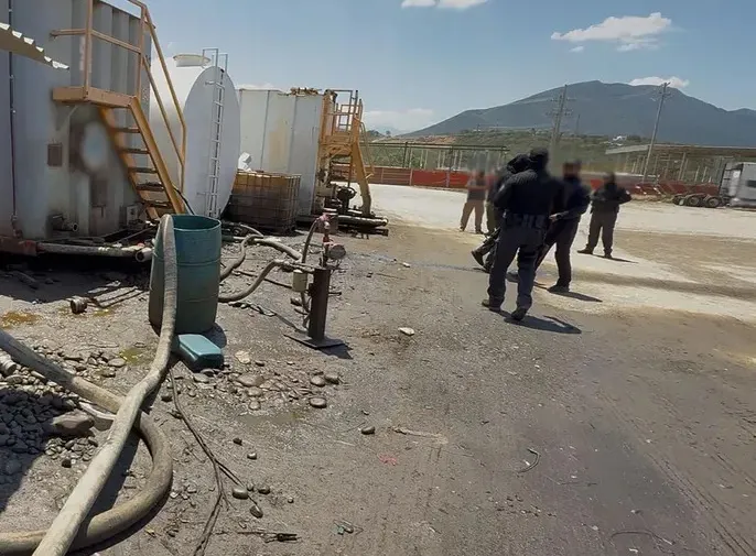 En Nuevo León, tras ejecutar una orden de cateo se recuperó más de un millón de litros de hidrocarburo