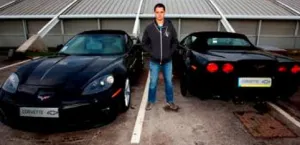 Chicharito estrena Corvette; es regalo de un patrocinador