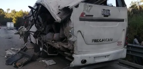 Accidente en la México-Puebla deja 15 peregrinos heridos