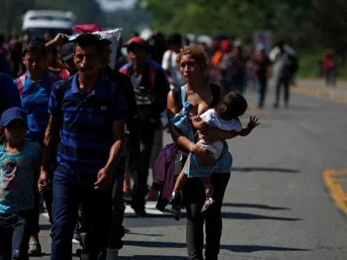Suspenden orden que impedía a Trump enviar migrantes a México