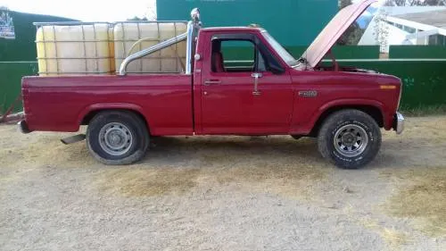 Ejército Mexicano y Policía Estatal aseguran tres camionetas con hidrocarburo robado