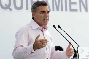 Temas del PAN deben tratarse al interior del albiazul: Gali