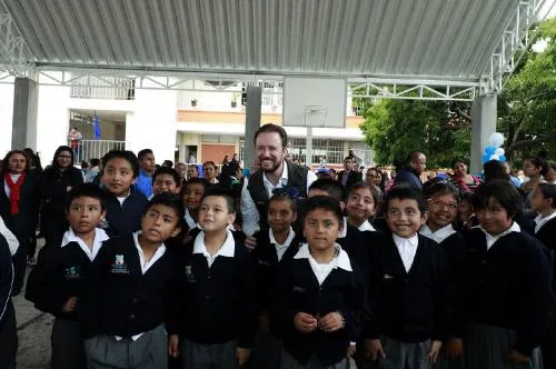 Luis Banck entregó domos en cuatro escuelas públicas a favor de cientos de estudiantes