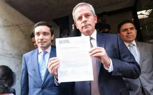 Con una carta, PAN pide a Maduro no asista a la toma de posesión de AMLO